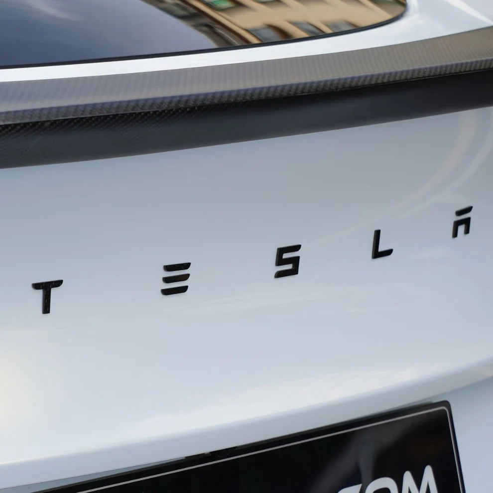 Model 3/Y Carbon Emblem